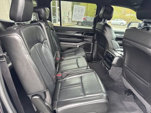 Used 2023 Jeep Wagoneer 4WD image 10