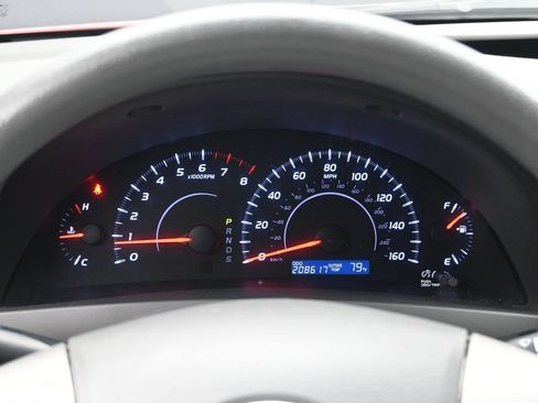 Used 2010 Toyota Camry FWD image 11