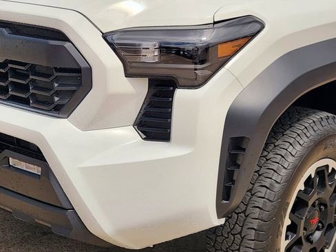 Used 2026 Toyota Tacoma TRD Off-Road AWD/4WD image 6