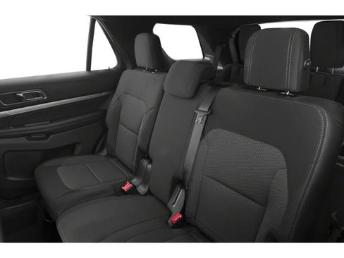 Used 2019 Ford Explorer XLT w/ Equipment Group 201A AWD/4WD image 8