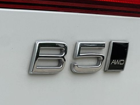 Used 2023 Volvo XC60 B5 Plus w/ Climate Package AWD/4WD image 11