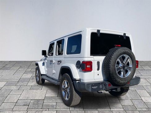 Used 2018 Jeep Wrangler Unlimited Sahara image 5