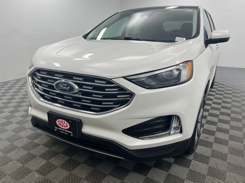 Used 2022 Ford Edge SEL w/ Convenience Package AWD/4WD image 2