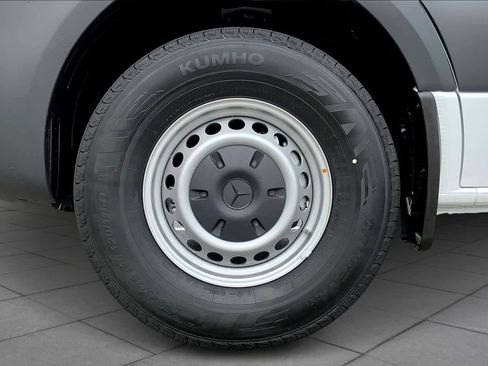 Certified 2025 Mercedes-Benz Sprinter 2500 image 15