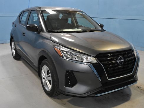 New 2025 Nissan Kicks Play S FWD image 1
