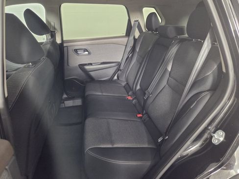 Used 2021 Nissan Rogue SV FWD image 23