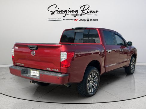 Used 2018 Nissan Titan SL AWD/4WD image 7