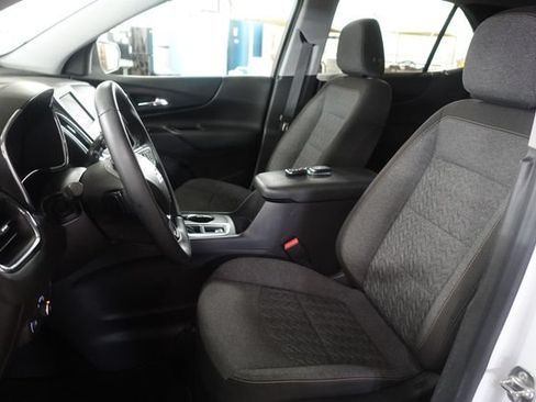 Used 2024 Chevrolet Equinox LT FWD image 11