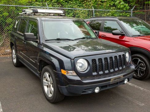 Used 2014 Jeep Patriot Sport w/ Power Value Group FWD image 3
