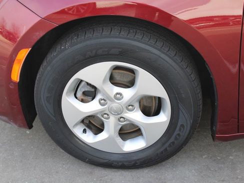 Used 2017 Chrysler Pacifica Touring-L Plus w/ Advanced Safetytec Group image 12