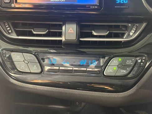 Used 2018 Toyota C-HR XLE FWD image 17