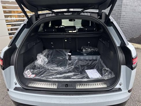 New 2026 Land Rover Range Rover Velar Dynamic SE image 6
