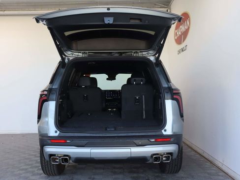 Used 2026 Chevrolet Traverse Z71 AWD/4WD image 5