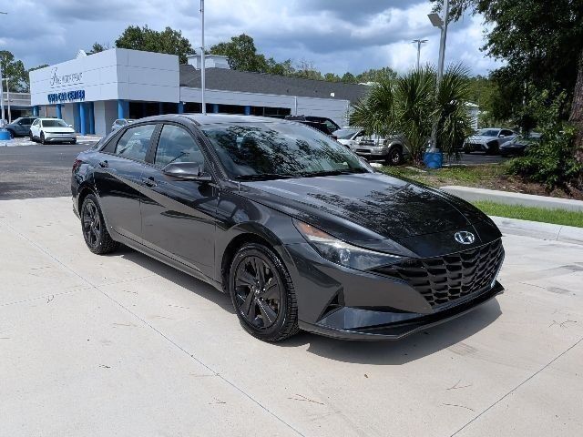 Certified 2021 Hyundai Elantra SEL FWD image 2