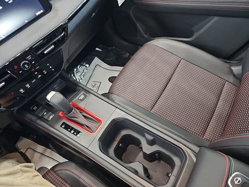 New 2026 Nissan Kicks SR image 27