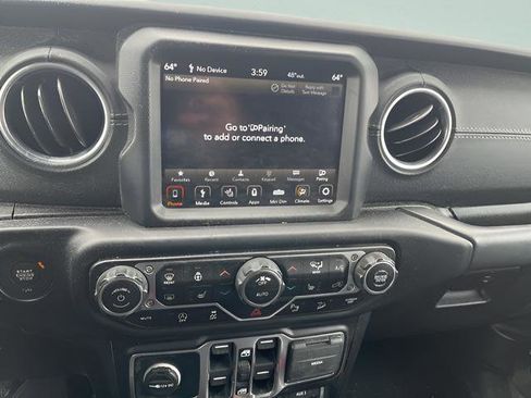 Used 2020 Jeep Wrangler Unlimited Sahara image 9