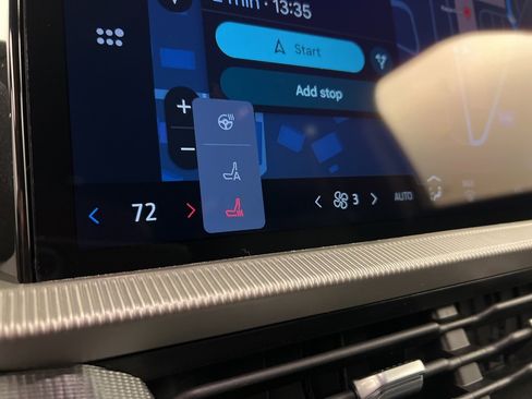 New 2026 Ford Explorer ST-Line w/ ST-Line Street Pack image 14