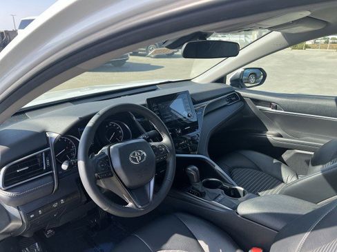 Used 2024 Toyota Camry SE image 10