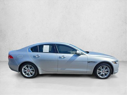 Used 2017 Jaguar XE Premium AWD/4WD image 4
