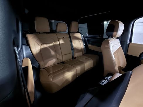 Used 2024 Land Rover Defender 90 V8 image 26