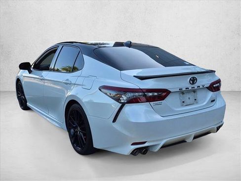 Used 2022 Toyota Camry XSE FWD image 7