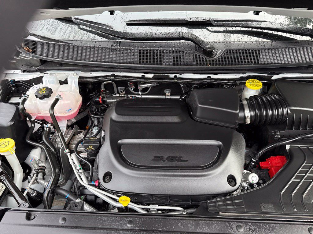 New 2026 Chrysler Pacifica Select AWD/4WD image 12