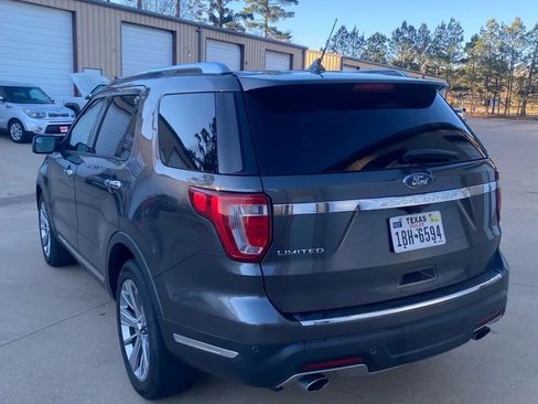 Used 2018 Ford Explorer Limited image 9