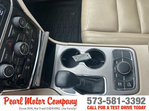 Used 2019 Jeep Grand Cherokee Limited AWD/4WD image 18