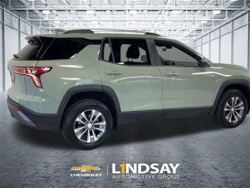 Used 2025 Chevrolet Equinox LT w/ Convenience Package II AWD/4WD image 2