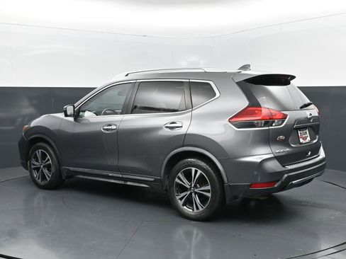 Used 2017 Nissan Rogue SL w/ SL Premium Package FWD image 3