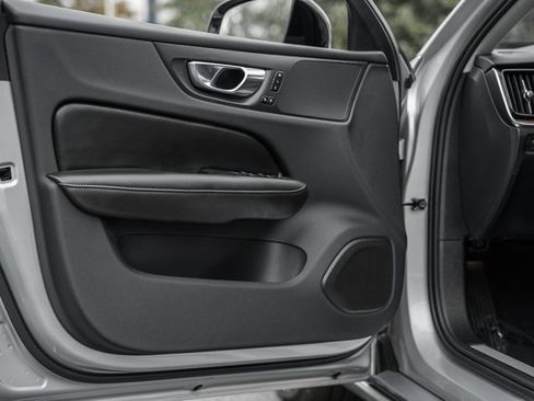 Certified 2022 Volvo S60 B5 Momentum w/ Premium Package image 33