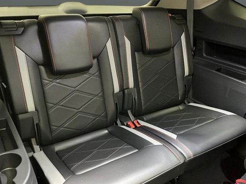 Used 2024 Volkswagen Atlas Peak Edition SEL AWD/4WD image 27