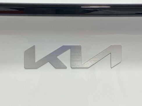 New 2026 Kia Sportage LX w/ LX Convenience Package FWD image 9