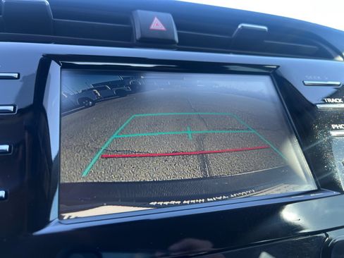 Used 2018 Toyota Camry L image 29