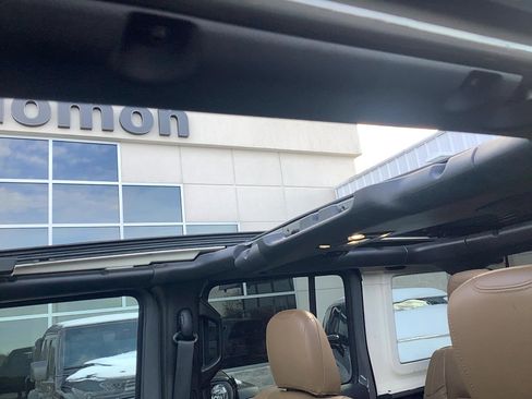 Certified 2022 Jeep Wrangler Unlimited Sahara w/ LED Lighting Group image 11