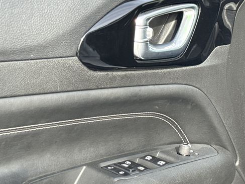 Used 2024 Jeep Compass Latitude w/ Altitude Special Edition image 14