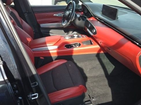 Used 2023 Genesis GV70 2.5T w/ Sport Prestige Package image 33