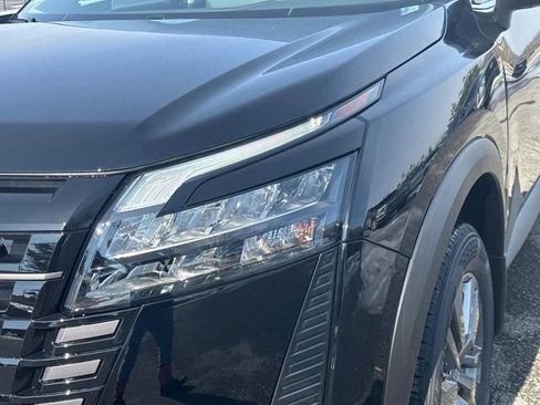 New 2026 Nissan Pathfinder SV image 10