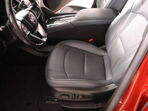 Used 2024 Buick Enclave Essence FWD image 11