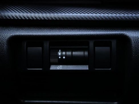 Used 2024 Subaru Crosstrek 2.0i Premium image 32