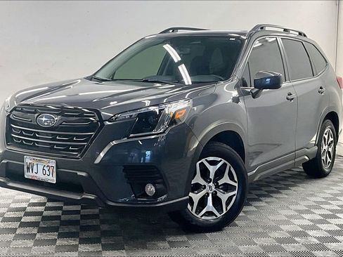 Used 2023 Subaru Forester Premium AWD/4WD image 1