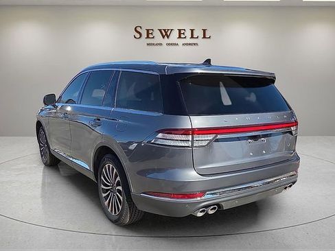 Used 2023 Lincoln Aviator Reserve w/ Elements Package Plus AWD/4WD image 3