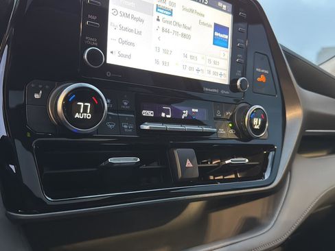 Certified 2022 Toyota Highlander XLE image 22