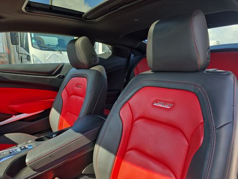 Used 2021 Chevrolet Camaro SS RWD image 23