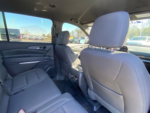 Used 2024 Chevrolet Traverse LS image 28