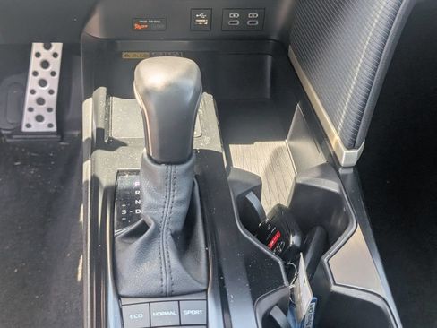 Used 2025 Toyota Camry SE AWD/4WD image 42