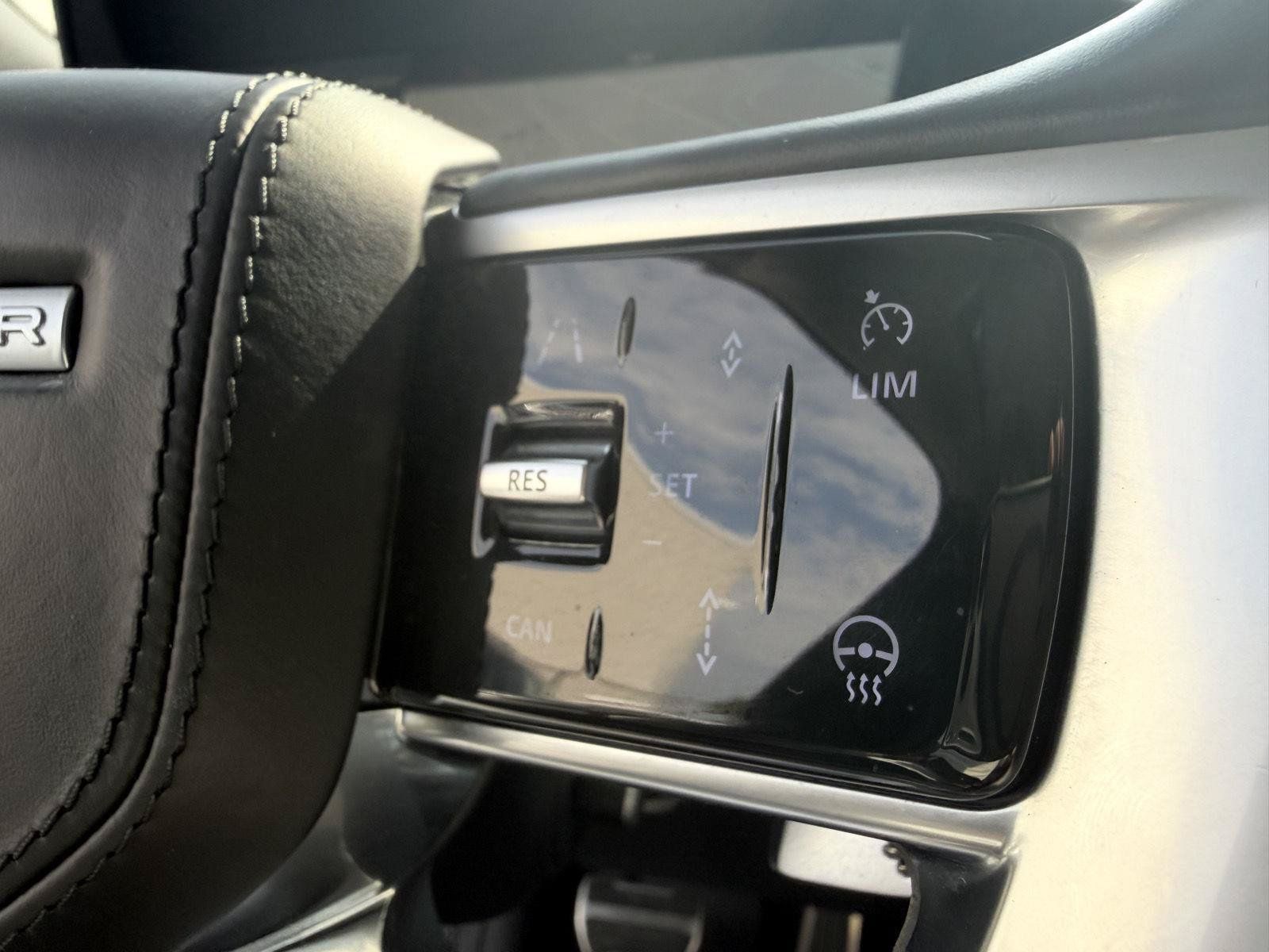 Used 2023 Land Rover Range Rover SE AWD/4WD image 17