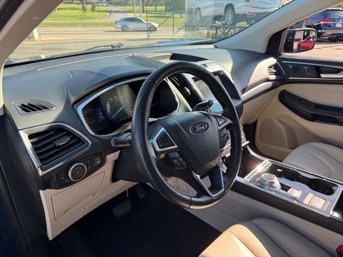 Used 2020 Ford Edge Titanium FWD image 10