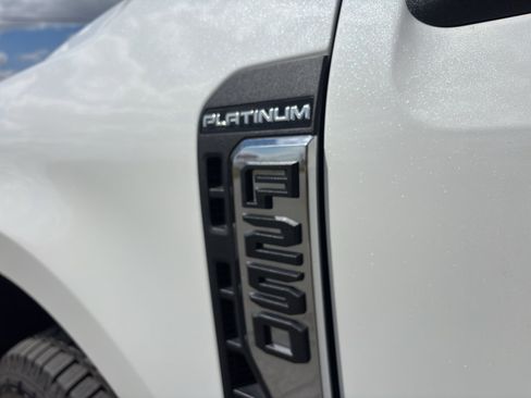 Used 2023 Ford F250 Platinum AWD/4WD image 9
