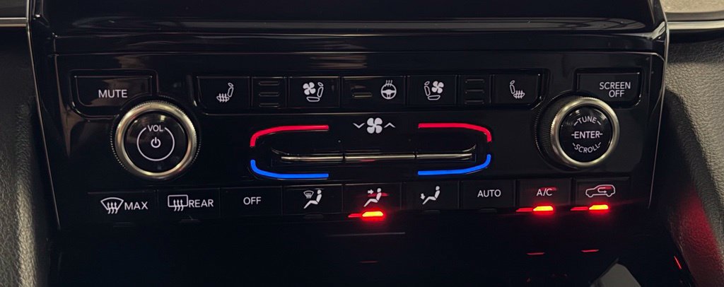 Used 2023 Jeep Grand Cherokee Overland AWD/4WD image 21